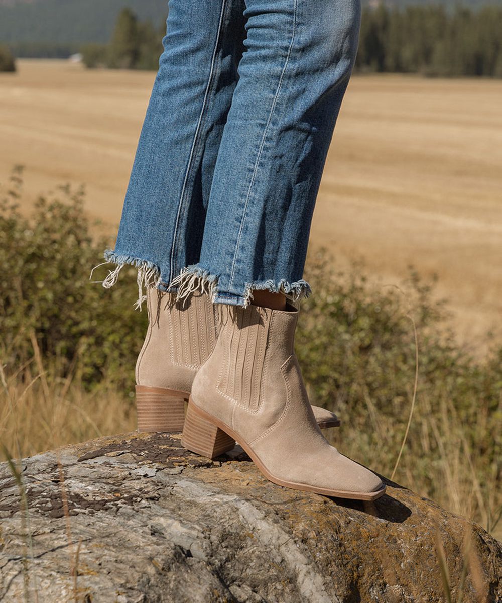 Dolce Vita Irnie Suede Women Western Boots Beige | US-419708NBQ